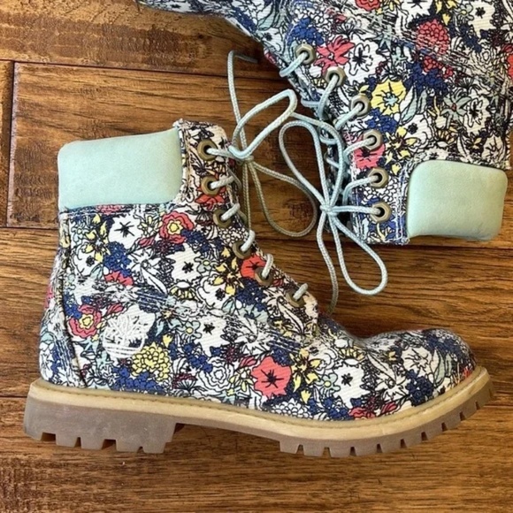 Timberland Women's 6 Inch Premium Fabric Boots Multicolor Floral Size 6.5 - Picture 3 of 13